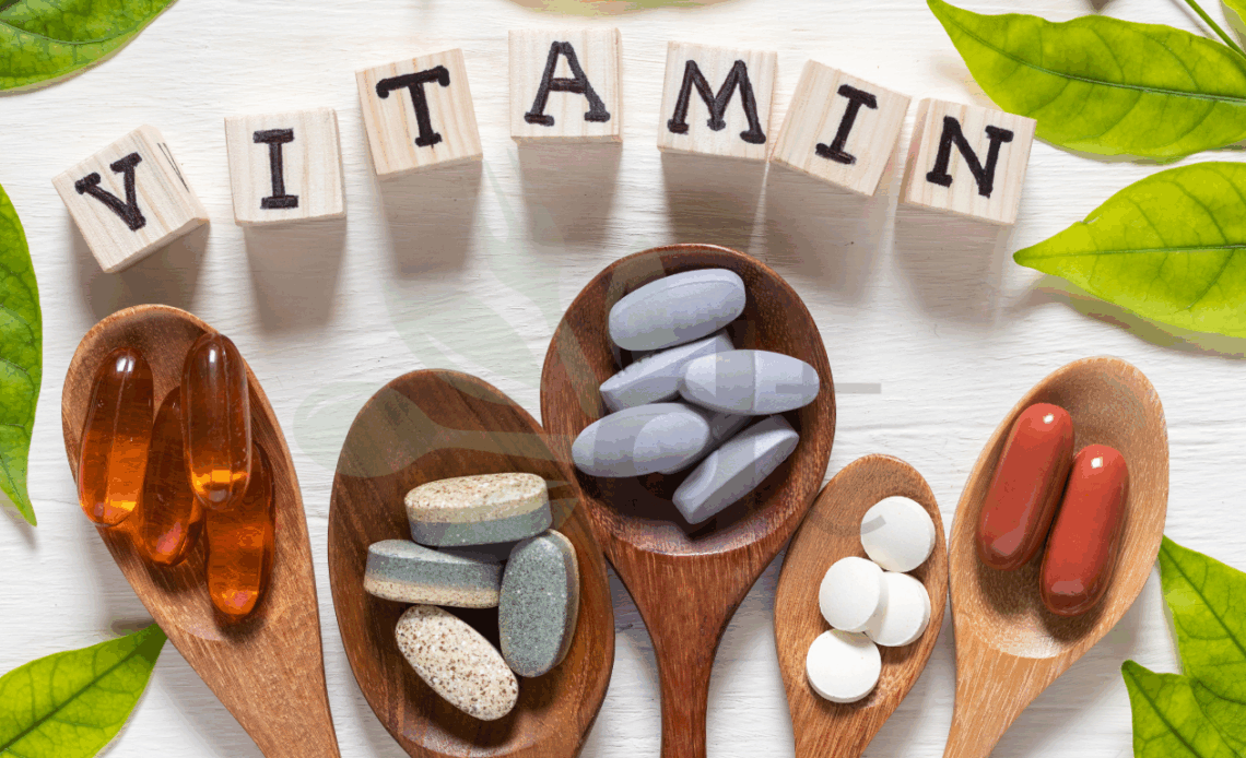 Temel vitaminler A, B, C, D, E ve K ne işe yarar? Eksiklik belirtileri, günlük ihtiyaçlar ve doğal besin kaynakları. Diyetisyen Burcu Acun rehberliğiyle.